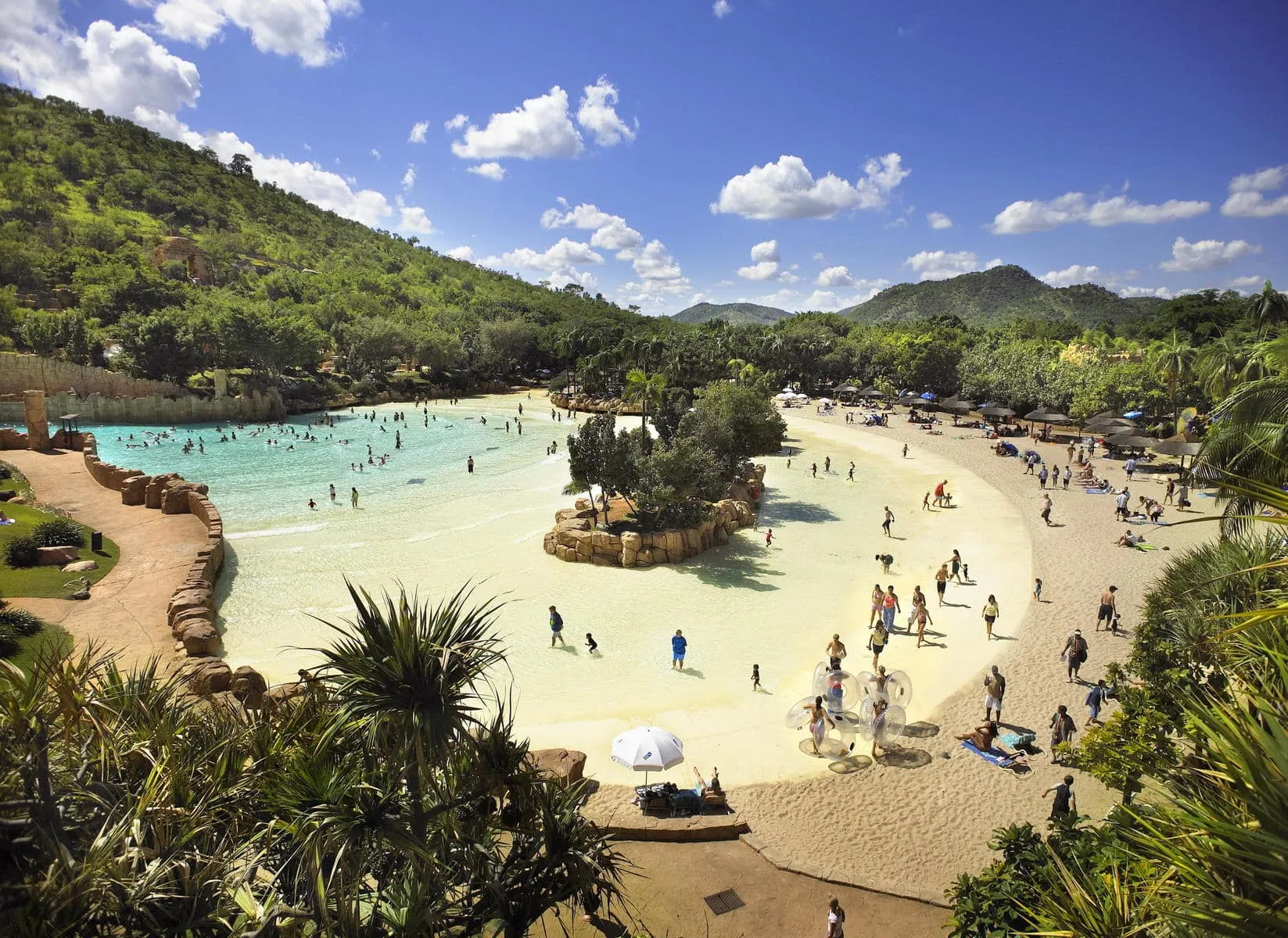 Families at the Valley of Waves, Sun City